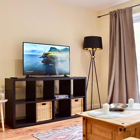 Stylish And Homely 4 Bedroom Home In East London Exterior photo