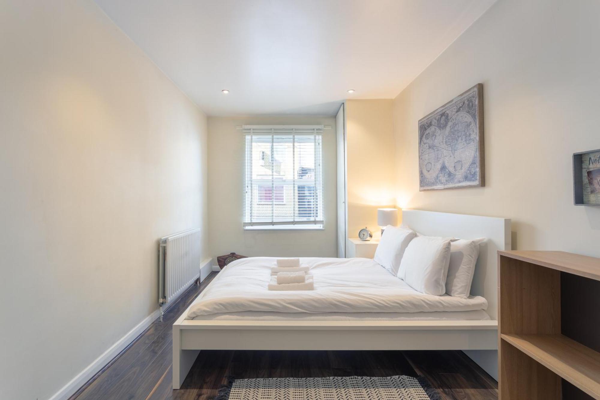 Stylish And Homely 4 Bedroom Home In East London Exterior photo