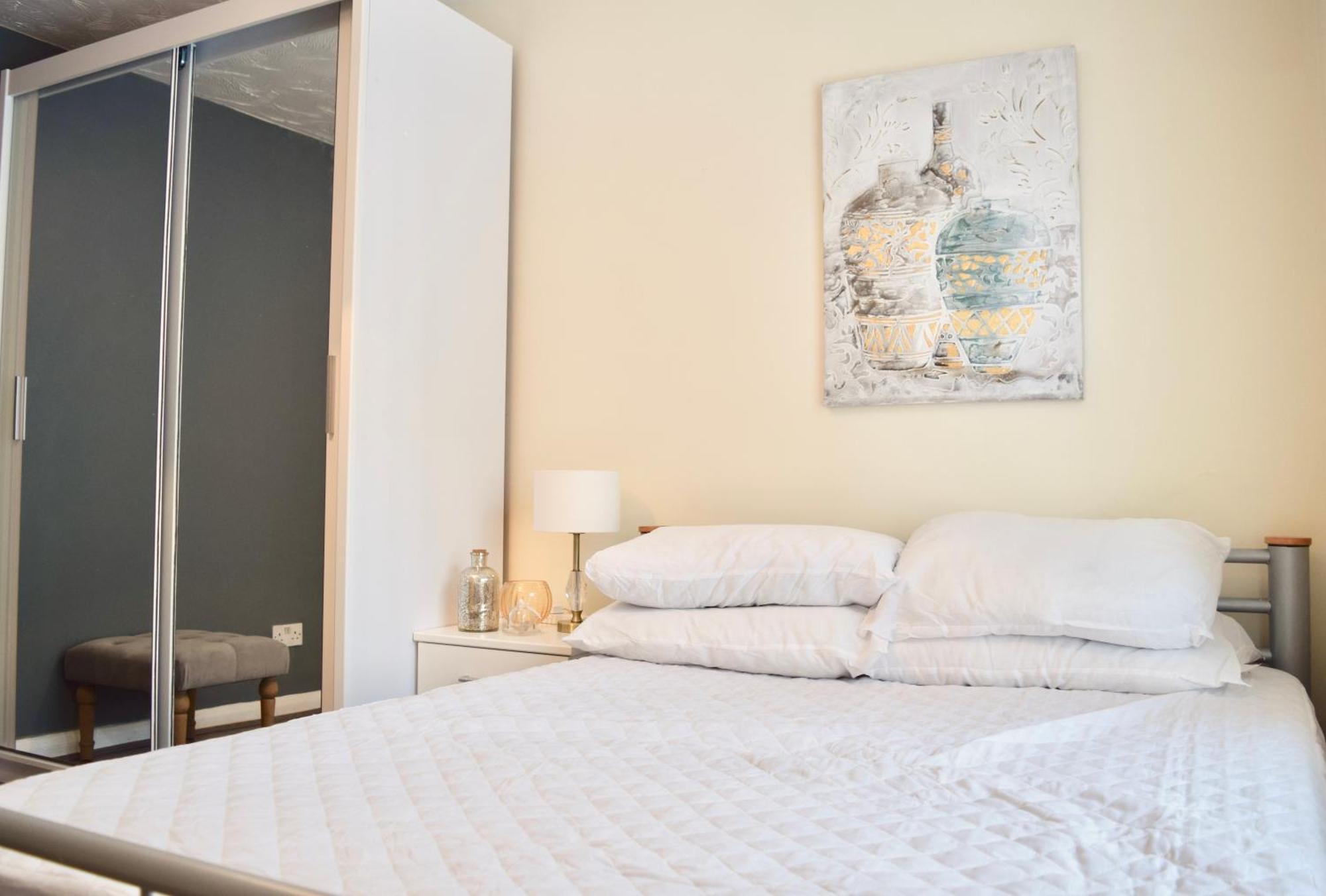 Stylish And Homely 4 Bedroom Home In East London Exterior photo